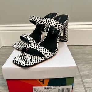 Katy Perry Black and White Dotted Block Heel Sandal Size 9 New In Box Never Worn